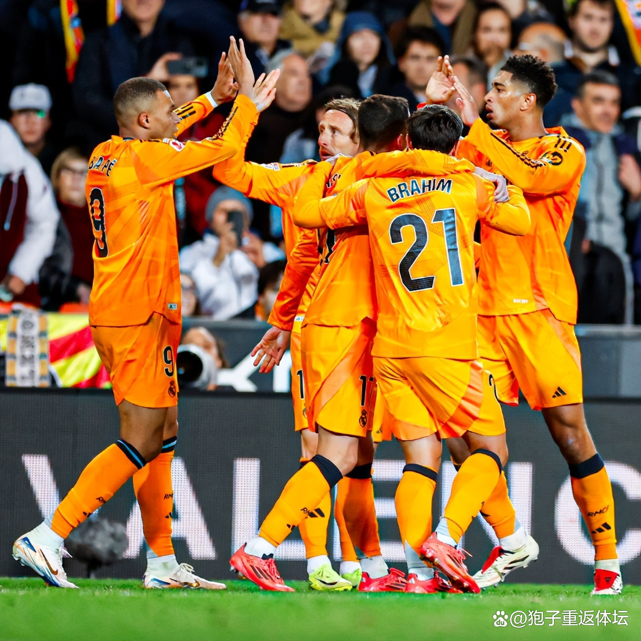 关于西甲赛程吃紧，瓦伦西亚冲刺阶段防线松动，引发热议，资深球员宣示担当的信息